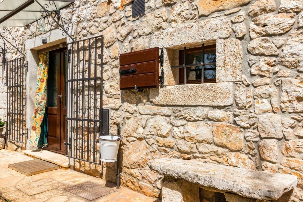 Old Istrian Home Martina Porec Bagian luar foto