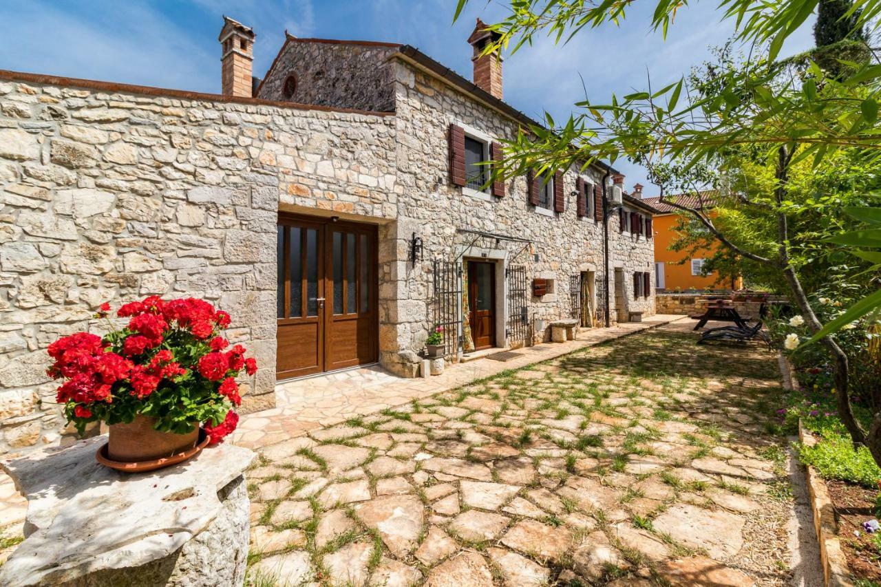 Old Istrian Home Martina Porec Bagian luar foto